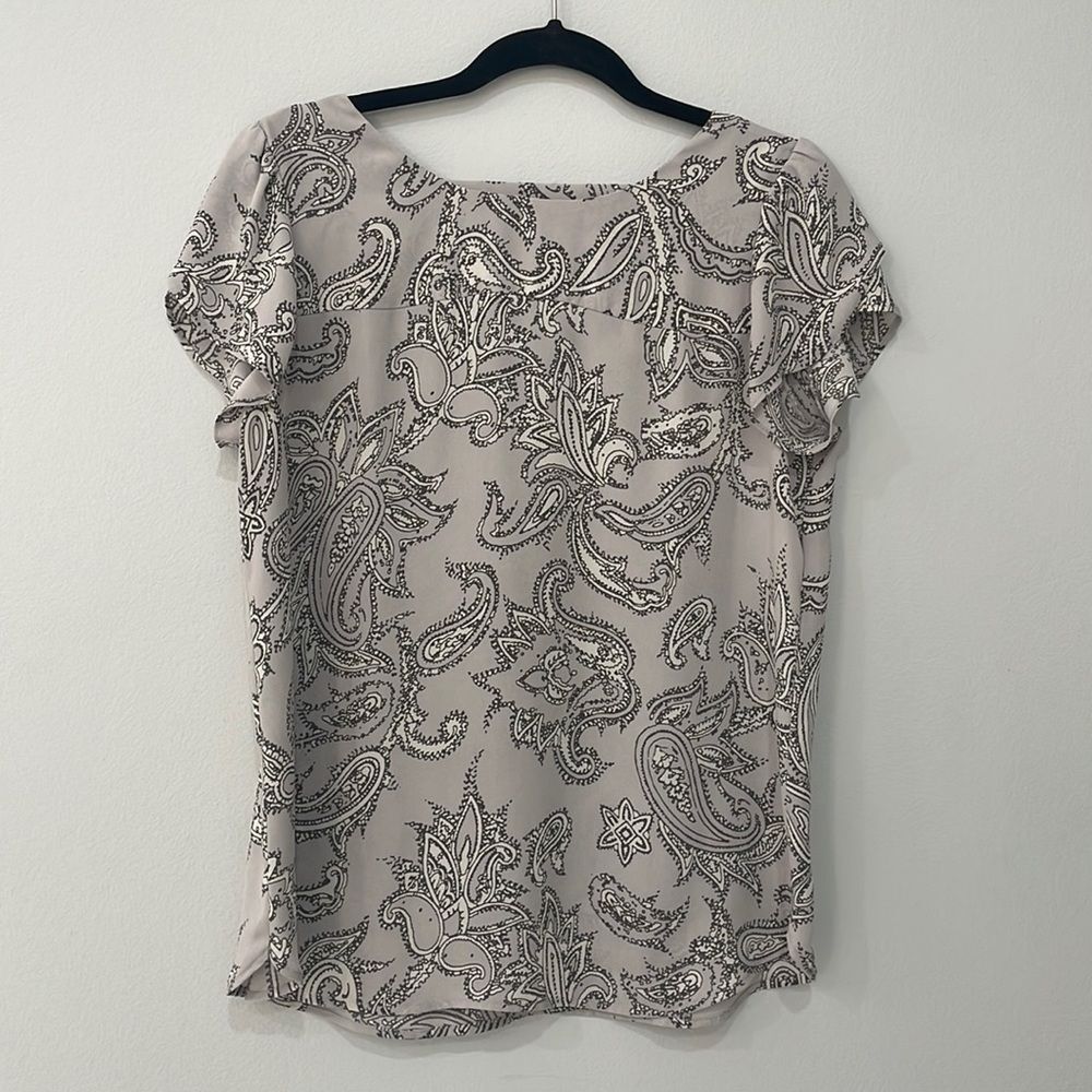 Loft Women’s Short / Cap Sleeve Blouse Paisley Print Size Small